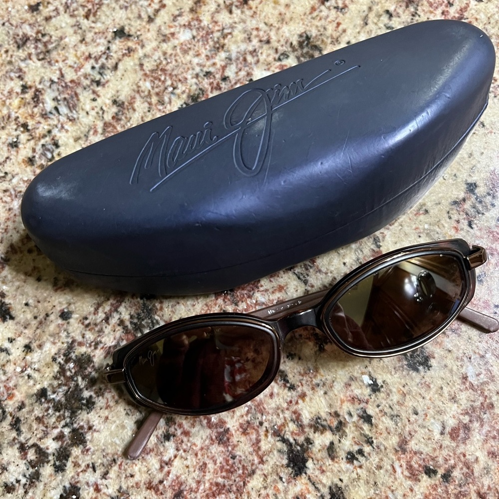 Maui Jim Vintage Small  Sunglasses With Case